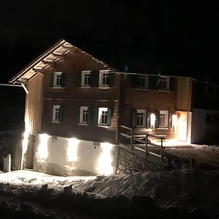 別荘 Haus Landschisott *
