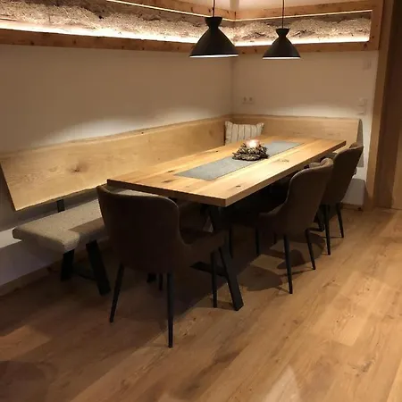 Haus Landschisott * トシャググンス