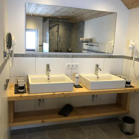 Haus Landschisott トシャググンス