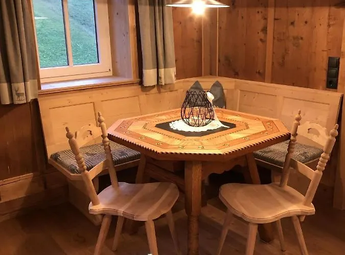 Haus Landschisott Ferienhaus *